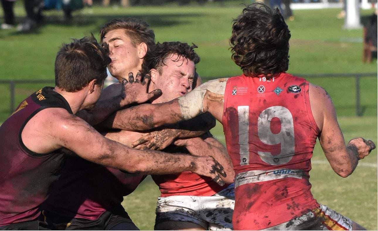 Max Sievers surrounded and in trouble