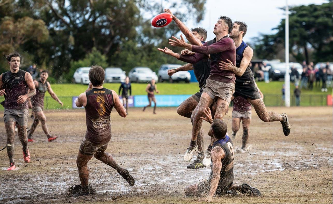 Noah Gown at the front of the pack, Jack Munro (3) at its foot