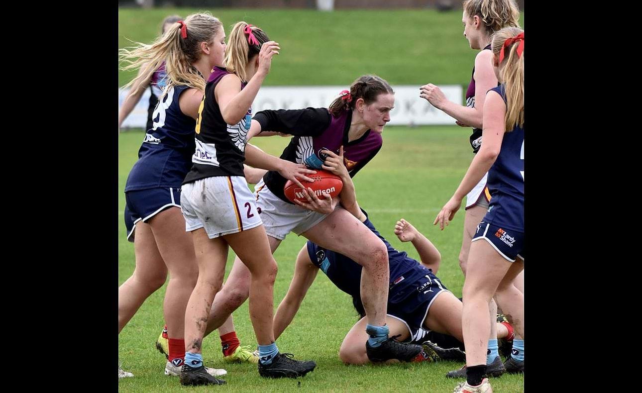 Lauren Oliver is all determination in defence