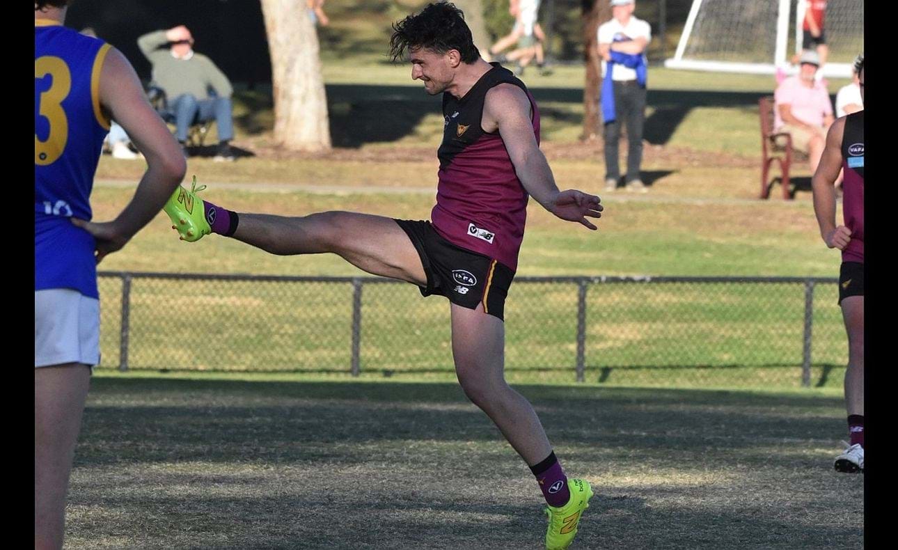 Brede Seccull kicks at full stretch