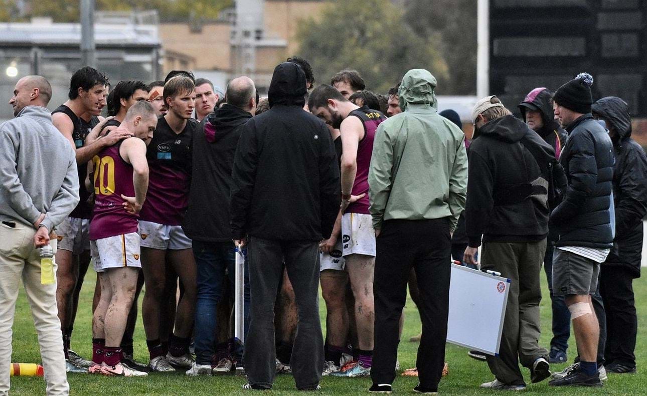 It was a damp grim huddle at the final change with the Bloods still nine points down
