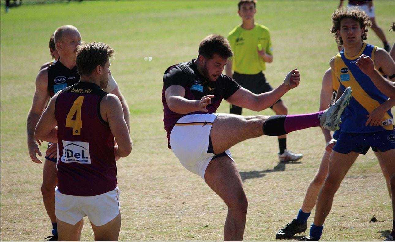 Pete Paleologos' clearing kick watched by Cooper Nolan (4)