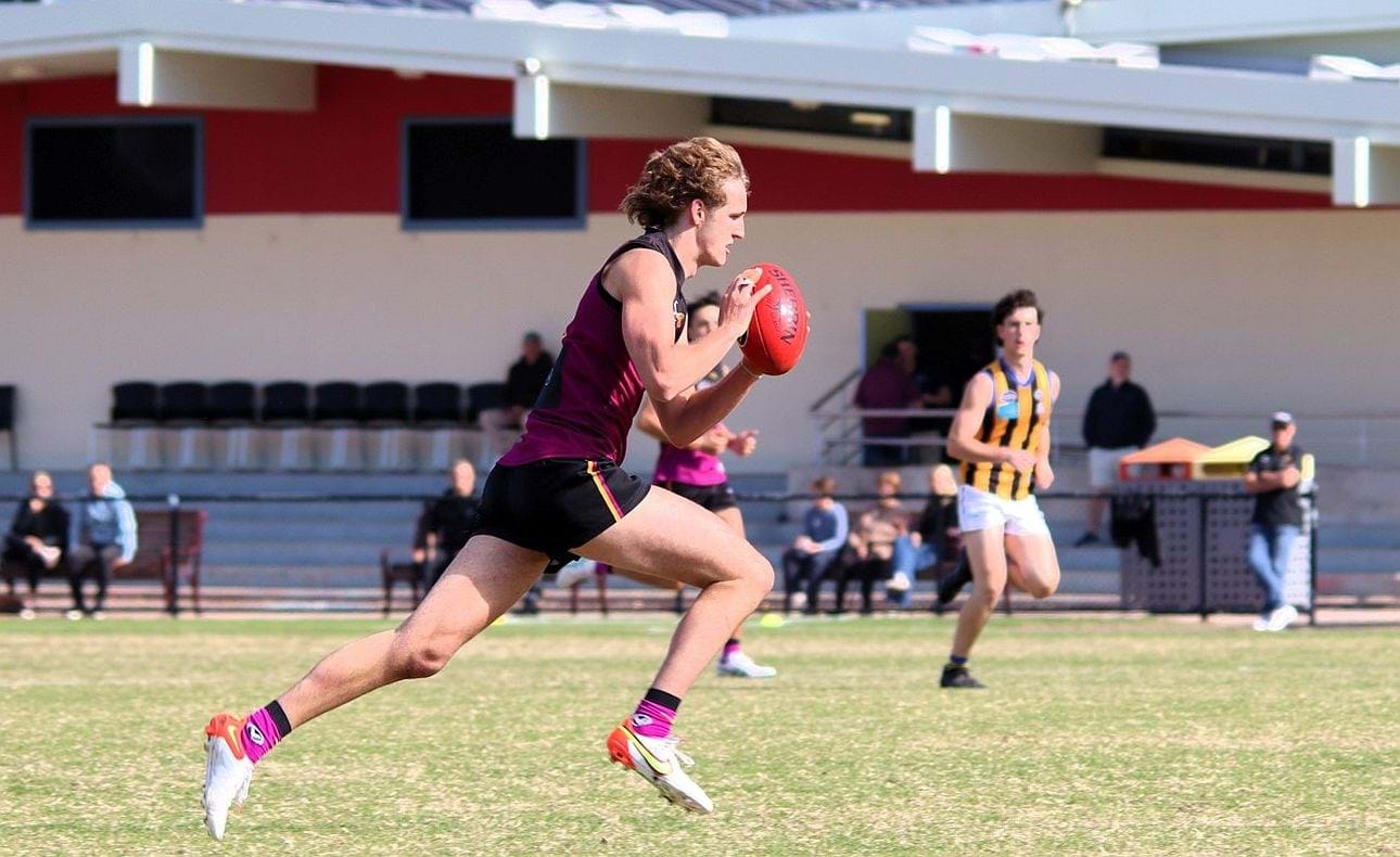 Bailey Yates breaks away