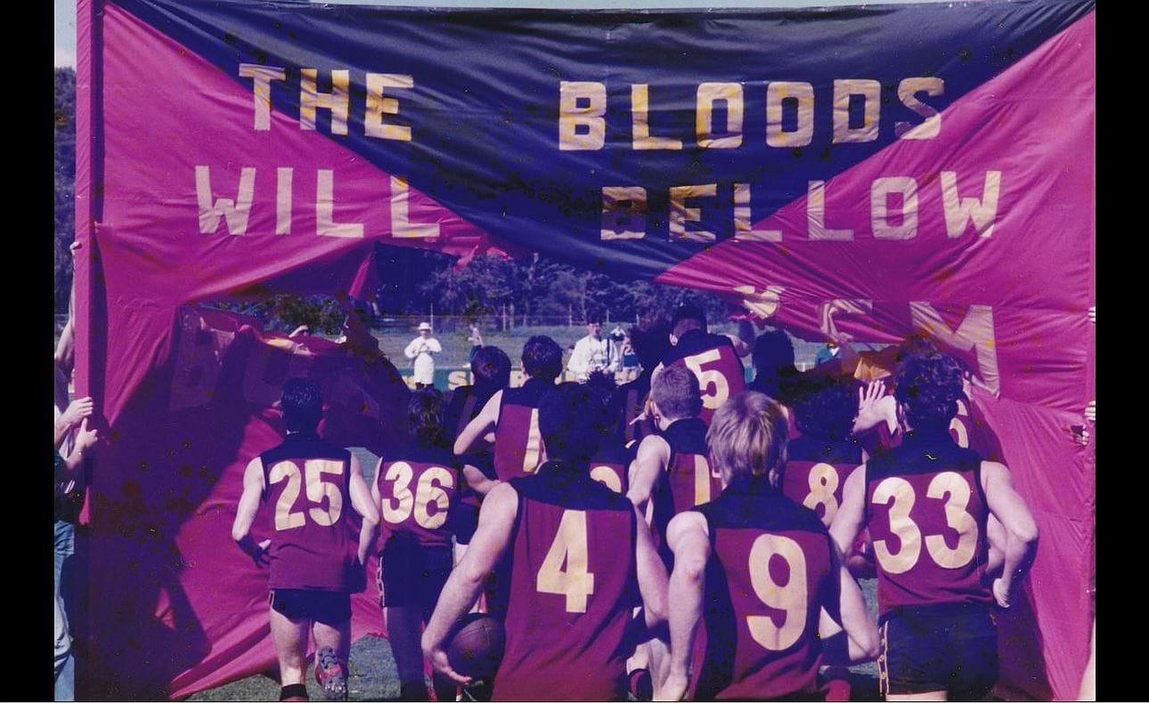 Chris McKenzie (4), Terry Lyell (9) and Glenn Tanner (33) bring up the rear